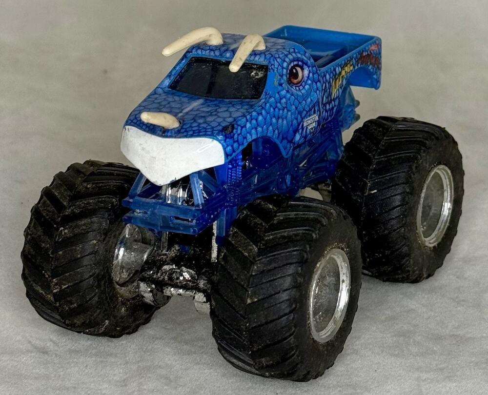 Hot Wheels Jurassic Attack Blue Mud Monster Jam Truck 1:64 Dinosaurs Mattel